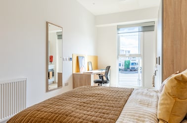 Deluxe Studio, Beckton House, Station Road, Beeston, Nottingham - Image 2
